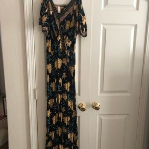 Cold shoulder maxi dress